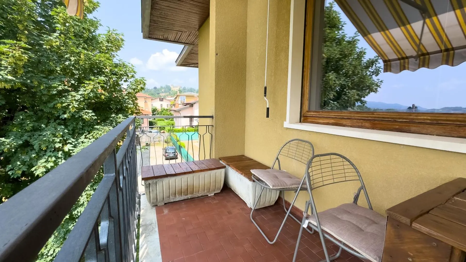 Parcheggio Privato - 5 Minuti Dal Lago Di Varèse 0*,